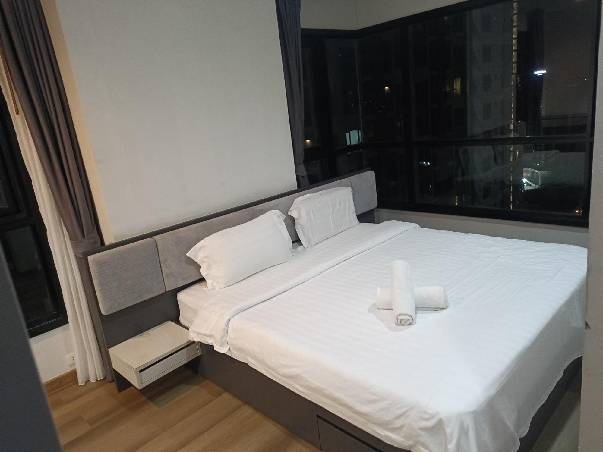 The Base Pattaya By Feng Appartement Buitenkant foto