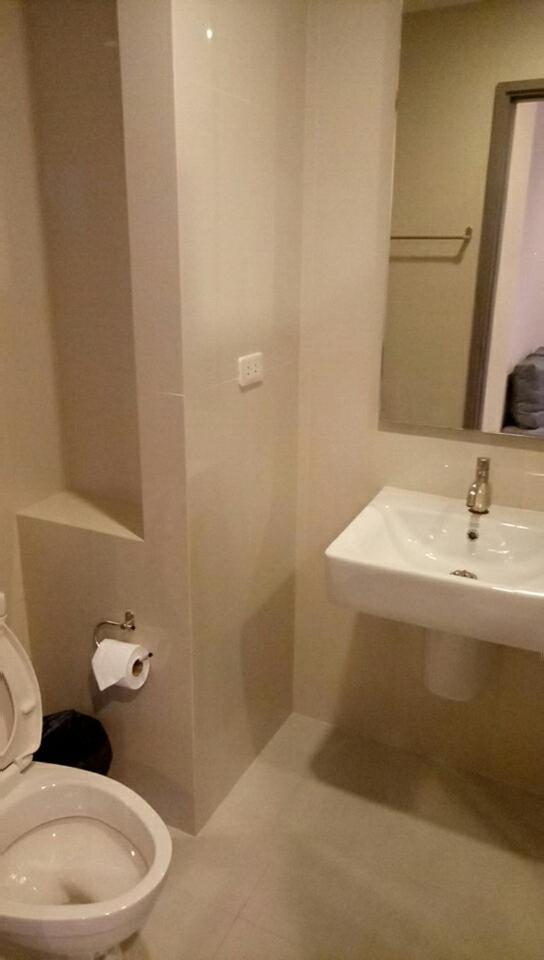 The Base Pattaya By Feng Appartement Buitenkant foto