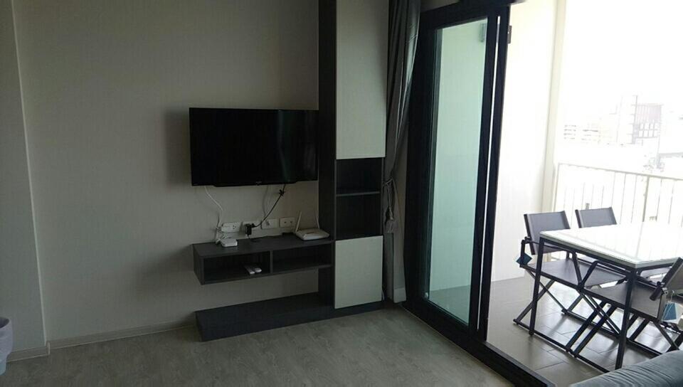 The Base Pattaya By Feng Appartement Buitenkant foto