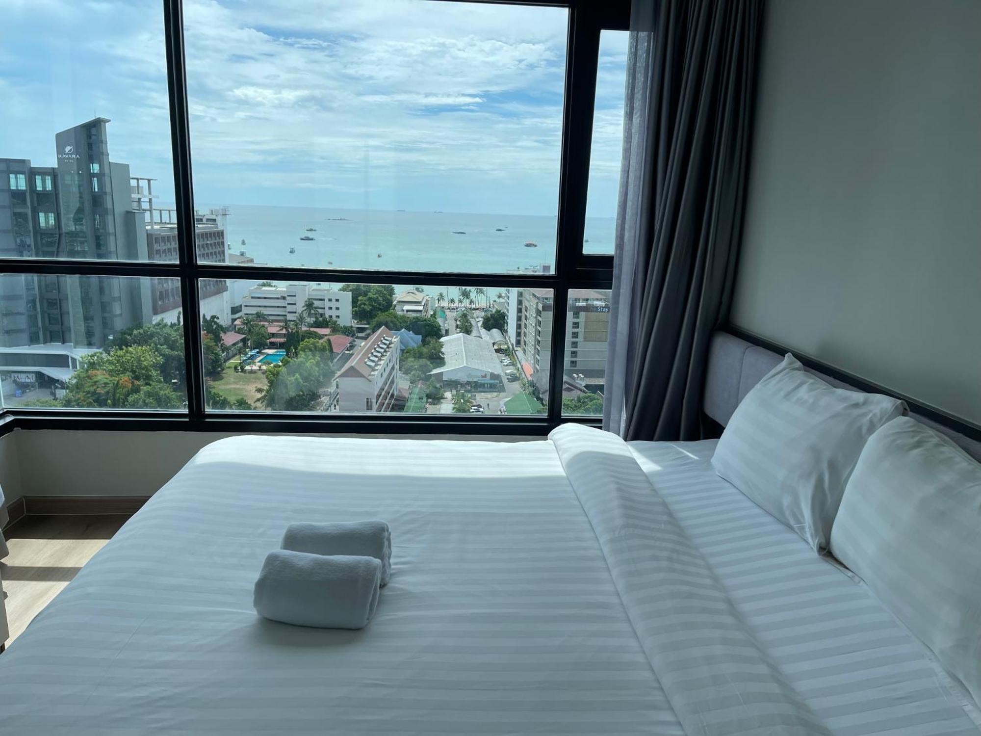 The Base Pattaya By Feng Appartement Buitenkant foto