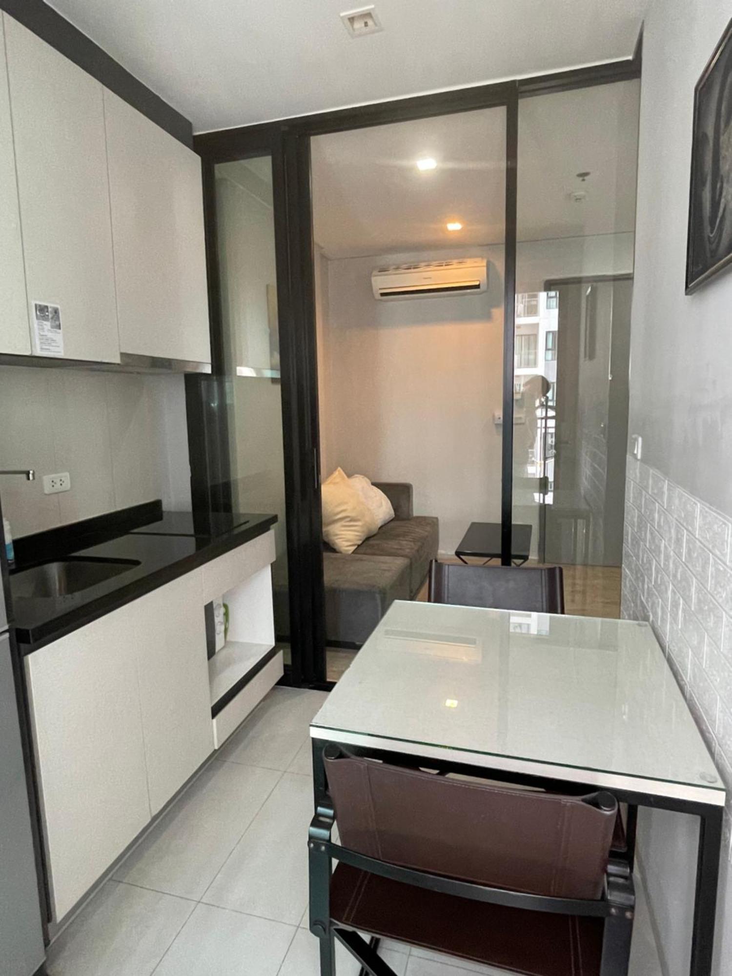 The Base Pattaya By Feng Appartement Buitenkant foto