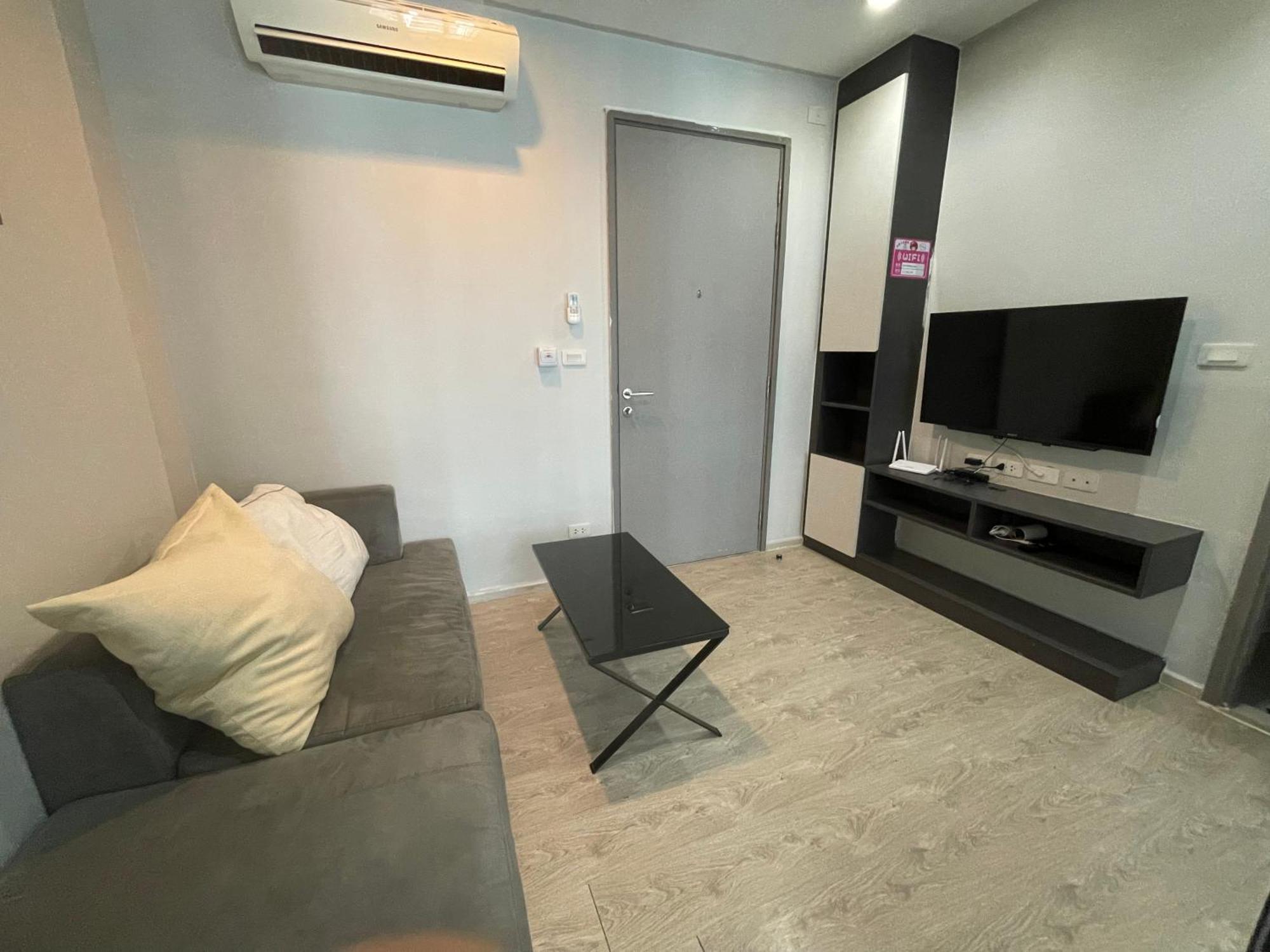 The Base Pattaya By Feng Appartement Buitenkant foto