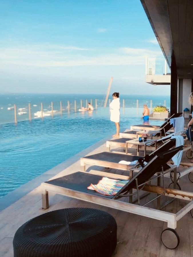 The Base Pattaya By Feng Appartement Buitenkant foto